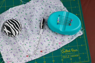 The Quilted Bear Magnetic Pin Dish with 25 Sewing Pins (Rainbow)