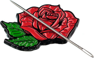 The Quilted Bear Magnetic Needle Minder (Roses)