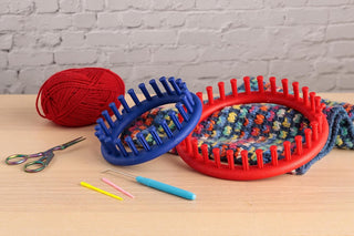 The Quilted Bear Round Knitting Loom Set