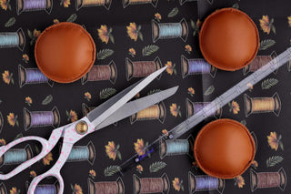 The Quilted Bear Leather Pattern weights 4 x 60mm (Tan)