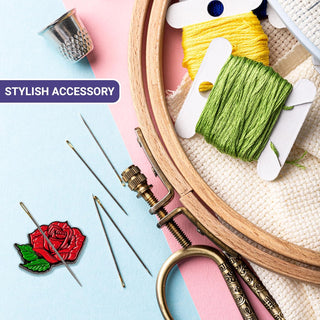The Quilted Bear Magnetic Needle Minder (Roses)