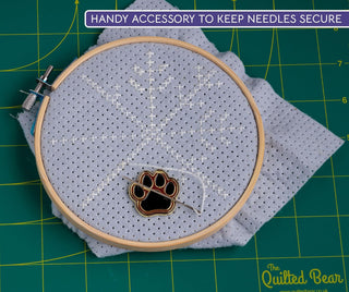 The Quilted Bear Magnetic Needle Minder (Dog Paw)