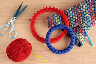The Quilted Bear Round Knitting Loom Set