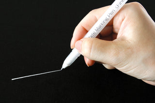 Clover Fine White Marking Pen