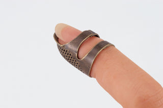 Clover Medium Open Sided Thimble