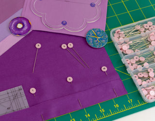 The Quilted Bear Numbered Flower Head Pins (100 Pack)