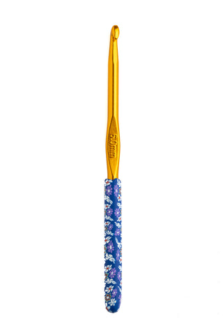 The Quilted Bear Floral Crochet Hooks (5.5mm Hook)