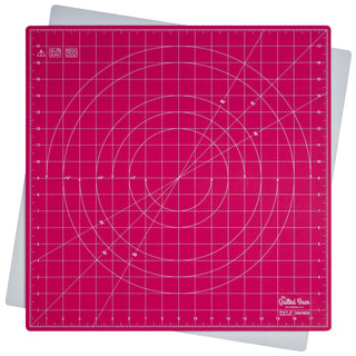 The Quilted Bear Rotating Cutting Mat 18'' x 18'' (Pink)