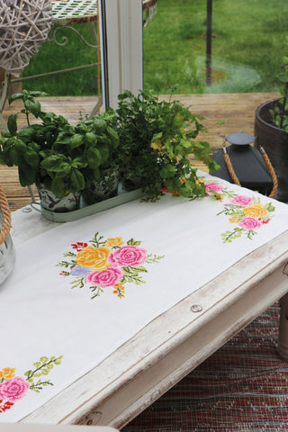Trimits Printed Cross Stitch Kit: Table Runner: Floral Bouquet