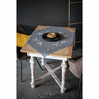 Vervaco Embroidery Kit: Tablecloth: Rooster and Chicken