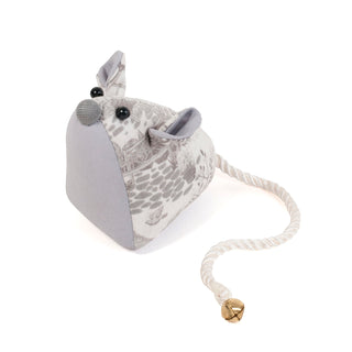 Hobby Gift Pincushion: Mouse: In the Garden