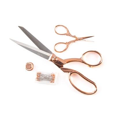 The Quilted Bear Rose Gold Scissors Gift Set- Premium 21.5cm Dressmaking Shears, 9.5cm Embroidery Scissors, Sewing Thimble & Dressmaking Pins Sewing Set